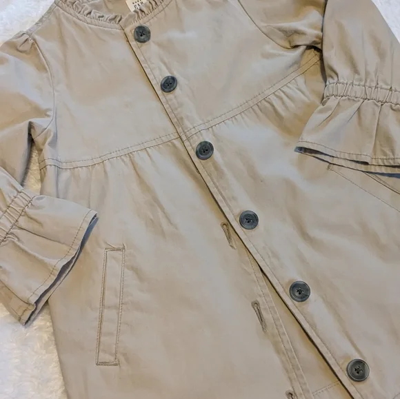 Gap girl trench coat with ruffles size 4 - Picture 3 of 4